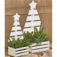 Enhance your interior decor with our collection of decorative crates. Tree Planters, Pallet Christmas Tree, Pallet Christmas, Wood Christmas Tree, Wooden Christmas Trees, Wood Tree, Diy Centerpieces