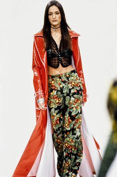 90s Fashion Runway, 1990s Fashion Trends, 90s Runway Fashion, Couture Runway