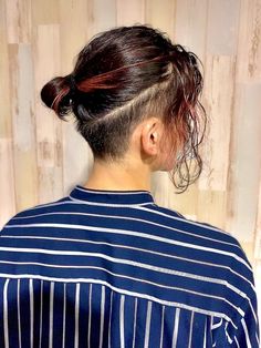 スキンフェード　マンバンヘア 30代40代50代60代：L135625268｜ホットペッパービューティー Nape Undercut, Mens Hairstyles Medium, Hair Catalog, Hair Inspiration Short, Hair Flip, New Haircuts, Long Hair Styles Men, Undercut