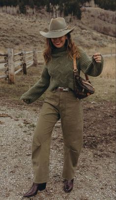 Minnesota Aesthetic Outfits, Rainy Day Study Outfit, Countryside Outfit Winter, Stockyards Fort Worth Outfit Fall, Autumn Western Outfits, Santa Fe Outfits Winter, Farmer Chic Outfits, Winter Safari Outfits