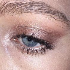 Plum Eyeshadow, Eyes Makeup, Makeup For Green Eyes, Eyeshadow Looks, Smokey Eye