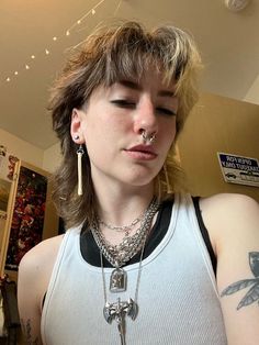 80s Mullet Aesthetic, Mullet With Bangs And Shaved Sides, Punk Haircut Women, Queer Wolfcut, Woman With Mullet, Woman Mullet Long, Masc Mullet Women, Queer Mullet Shaved Sides, Mullet With Side Bangs