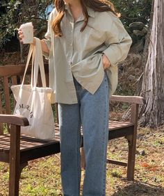 Korean Outfits Aesthetic, Korean Spring Outfits, Normcore Outfits, Minimalistic Fashion, Minimalistic Outfits, Sporty Looks, Seasonal Wardrobe, Korean Casual Outfits, Cute Spring Outfits