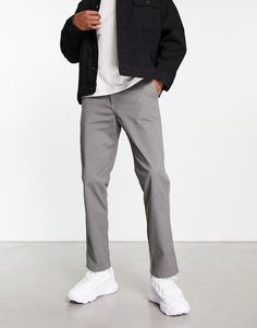 Pants & Chinos by Pull&Bear Waist-down dressing Regular rise Belt loops Functional pockets Straight fit Light Gray Chinos Men Outfits, Pull Bear Outfits Men, Men’s Straight Leg Pants, Chino Trousers Men Outfit, Outfit Gris Hombre, Grey Pants Men Outfit, Grey Outfits Men, Grey Chinos Men Outfits, Gray Pants Outfit Men