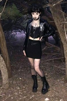 Trad Gothic Outfits, Tradgoth Outfit Women, 90s Industrial Goth, 90 Goth Fashion, Trad Goth Fits, Female Goth Outfits, Vampire Goth Clothes, 80s Trad Goth Outfits, Goth Women Outfits