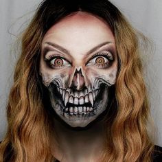 10 Spine-Chilling Evil Clown Makeup Ideas To Try This Halloween Evil Clown Makeup, Skull Make Up, Vampire Skull, Halloweenský Makeup, Creepy Makeup, Extreme Makeup, Face Paint Makeup, Halloween Makeup Scary, Horror Makeup