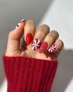 christmas candy cat eye nails 🍬🎄🍭❤️🍫🎅✨ rings from @monicavinader 🫶 #nails #nailinspo #nailart #naildesign #christmasnails #xmasnails #holidaynails #nailsofinstagram #winternails #novembernails Christmas Candy Nails, Red Holiday Nails, Red And White Nails, Holiday Nails Christmas, Red Christmas Nails, Holiday Nail Designs, French Manicure Nails, One Color Nails, Pinterest App