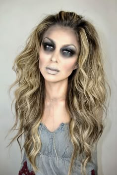 Creepy Vampire Costume, Glam Ghost Makeup, Momster Halloween Makeup, How To Make A Zombie Costume, Women Zombie Costume, Zombie Bachelorette Party, Zombie Make Up Easy, Simple Zombie Costume, Trucco Zombie Halloween