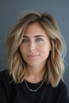 Medium Length Haircut Jennifer Anniston, Medium Length Hairstyle For Wedding, Hair In Your 40's Hairstyles, Haircuts For 40 Year Old Women 2024, 40 Something Hairstyles, No Style Haircut Mid Length, Haircut For 40 Year Old Women, 40 Yr Old Hairstyles, Hair Styles For Women In Their 40's