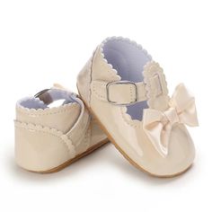 First walker shoes made specifically for developing feet. Soft sole. Mary Shoes, Zapatos Mary Jane, Shoes On Sale, Princess Shoes, Walker Shoes, Spring Baby, Jane Shoes, Sole Shoes, Baby Socks