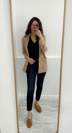 Casual Work Outfits Uk, Outfit To Work Casual, Business Casual For Tomboys, Womens Sales Outfits, Classic Casual Fashion Style, Formal Luncheon Outfit, Womens Spring Office Outfits, Casual Chic Outfits Midsize, Classic Casual Outfits For Women Winter