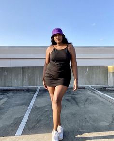 Slip Black Dress, Bucket Hat Looks, Purple Bucket Hat, Plus Size Black Dress, Bucket Hat Outfit, Plus Size Black Dresses, Plus Size Style, Workout Style, Party Fits