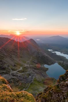 10 Best Campgrounds Near Snowdon, UK Wales Mountains, Uk Landscapes, Dartmoor National Park, Snowdonia National Park, Best Campgrounds, Holiday Places, Mountain Travel, Snowdonia