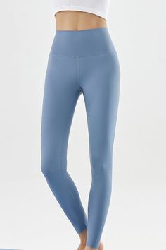 YPL Luna Leggings feature Italy High-density Double-sided Stitching and Weaving for superior durability and a Lycra Fabric for greater stretch and breathability. The New Smart Skin Fabric also offers additional stretch and comfort. Make a statement with YPL Luna Leggings, an ideal choice for all activities. Side Stitch, Athleisure Women, Lycra Fabric, Yoga Set, Sweater Coats, Black Friday Sale, Bra Tops, Dress Accessories, Black Leggings