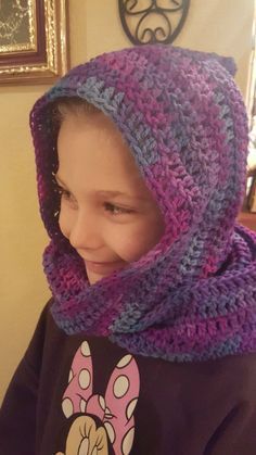 This will make it a little harder to misplace your winter gear. Hat and scarf all in one! If you can double crochet, than you can make this, no special skills required. This is one size fits most, child through adult. Stay warm! Crochet Hooded Scarf Pattern Free, Scoodie Pattern, Homestead Crafts, Crochet Hooded Cowl, Crochet Kids Scarf, Childrens Scarf