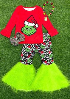 Holiday Long Sleeve Sets For Fall, Holiday Fall Sets With Long Sleeves, Casual Green Christmas Sets, Casual Holiday Matching Set, Green Cotton Christmas Sets, Fall Party Cotton Pants, Cotton Party Pants For Fall, Cotton Pants For Fall Parties, Christmas Long Sleeve Fitted Sets