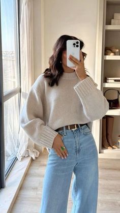 Womens Autumn Outfits, Cream Turtleneck Outfit, Early 20s Outfits, Comfy Aesthetic Outfits, Cold Outfit Ideas, Fall Fits Aesthetic, Milan Winter, Winter Outfit Ideas Casual, Warm Outfit Ideas