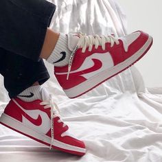 Air Jordan 1 Outfit women,Air Jordan 1 Gym Red,Air Jordan 1 Sport Red, Gym Red Jordan 1 Nike Red Sneakers, Sneaker Nike