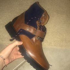 Outdoors Leather Utterback Flat Ankle Boot. Comes W Box If U Want The Box. Beautiful Burberry Boots. Authentic. Worn Twice. Like New. Burberry Short Boots, Burberry Boots, Ankle Boots Flat, Burberry Shoes, Biker Boot, New Color, Bootie Boots, Burberry, Ankle Boot