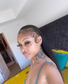 Girl Neck Tattoos, Girl Back Tattoos, Girl Face Tattoo, Pretty Tattoos For Women, Dope Tattoos For Women, Stylist Tattoos