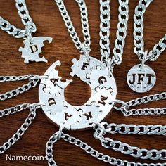 Family Jewelry Ideas, Puzzle Piece Necklace, Dragon Comic, Bff Jewelry, Family Jewelry, Magnetic Necklace, Christmas Gifts For Parents, Wolf Jewelry, Name Necklaces