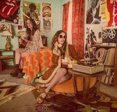 70s Life, 70s Bedroom, 70s Room, 70’s Aesthetic, 70s Interior, Hippie Aesthetic, Estilo Hippy, 70s Decor, 70s Inspired Fashion