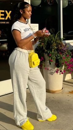 Dess Dior, Sweatpants Outfits, Gym Crush, Trending On Pinterest, Stylish Leggings, Cute Workout Outfits, Gym Outfits