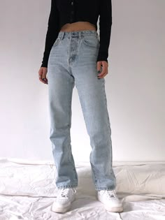 High Waist Jeans Style, High Waist Baggy Jeans, Baggy Jeans Women, Teen Jeans, Jean Fashion, Throwing Fits, Mom Jeans Style, Office Fashion Women