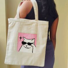 Tote bag pose inspo Tote Bag Art Painting, Tote Design, Cat Tote Bag, Tote Painting Ideas, Canvas Tote Bag Painting, Tote Bag Inspo, Cute Tote Bag Design, Tote Bag Designs