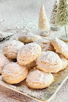 Sweetened condensed milk snowball cookies. Cookies Condensed Milk, My Country Table, Snow Cookies, Holiday Desserts Table, Holiday Baking Recipes, Snowball Cookies, Country Table, Biscuit Bake, Holiday Recipes Christmas