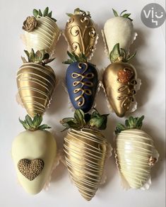 chocolate covered strawberries are arranged in the shape of hearts