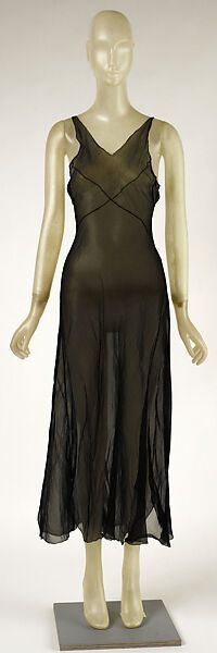 House of Vionnet | Evening dress | French | The Metropolitan Museum of Art Velvet Evening Dress, Dress History, Afternoon Dress, Designer Evening Dresses, 1920s Dress