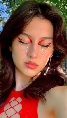 Cute And Aesthetic, Rhinestone Makeup, Graphic Makeup, Red Makeup, Makijaż Smokey Eye, Eye Makeup Designs, Dope Makeup, Colorful Eye Makeup