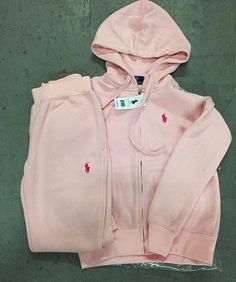 Sweat Suits Outfits, Looks Rihanna, Mode Zara, Skandinavian Fashion, Cute Lazy Day Outfits, Cute Lazy Outfits, Lazy Outfits, Cute Everyday Outfits