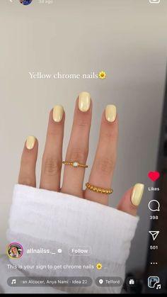 nail art Buttercream Yellow Chrome Nails, Banana Chrome Nails, Yellow And Chrome Nails, Light Yellow Nails With Chrome, Glazed Yellow Nails, Short Yellow Chrome Nails, Pastel Yellow Nails With Chrome, Baby Yellow Chrome Nails, Lemon Chrome Nails