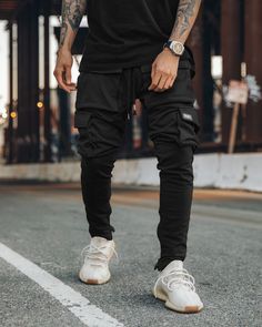 "14 Women's Cargo Pants with a Workwear Feel: Stylish and Functional" Combat Pants Outfits, Zapatillas Nike Air Force, Hip Hop Cargo Pants, Utility Cargo Pants