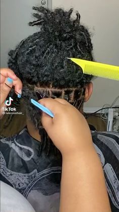 Dreadlocks Style For Short Hair, Retwist Hairstyles For Short Locs, Styles For Very Short Locs, Eva Pigford Locs, How To Starter Locs, How To Retwist Locs Style Men, Diy Retwist Locs, Retwist Two Strand Twist