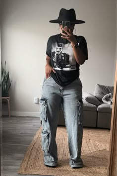 Shop Multi Pocket Denim Cargo Jeans and other curated products on LTK, the easiest way to shop everything from your favorite creators. Denim Cargo Jeans, Jeans Outfit Women, Denim Cargo, Black Women Fashion, Outfits With Hats, Fashion Fall