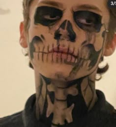 Halloween Makeup On Men, Skeleton Face Paint Halloween, Halloween Skeleton Face Paint, Skeleton Man Makeup, Skeleton Makeup Neck, Skull Face Paint Aesthetic, Skeleton Makeup Boy, Mens Skeleton Makeup, Skull Face Costume