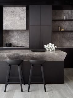 Glamorous Bathroom, Joinery Design, Traditional Kitchen Design, Kitchen Room Design, Kitchen Marble, Black Cabinets, Black Kitchens