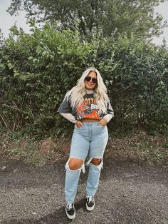 Trendy Outfit Ideas Plus Size, T Shirt Outfit Midsize, Platform Concert Outfit, Cute Girly Grunge Outfits, Cute Plus Size Jeans Outfits, Edgy Fashion Midsize, Cute Fall Plus Size Outfits For Women, Grungy Mom Outfits, Cute Mom Outfits Midsize