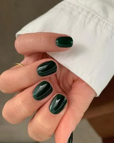 Dark Green Nails, Impress Nails, Green Nail Designs, Green Nail Polish, Green Nail, Stick On Nails, Minimalist Nails, Classy Nails, Fall Nail Designs