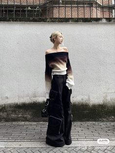 Masc Corset Outfit, Korean Street Style Women, Intimidating Outfits, Black Style Aesthetic, Cool Black Outfits, Asian Inspired Fashion, Black Outfit Edgy, Casual Asian Fashion, 2023 Winter Fashion