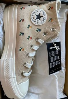 Converse Collection, Converse Fashion, Trendy Shoes Sneakers, Aesthetic Floral, Pretty Shoes Sneakers