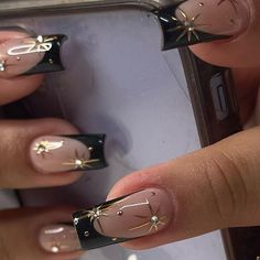 Gold Square Nail Designs, Nail Designs For Prom Black, Black Ethereal Nails, Como De Garcon Nails, Black Design Acrylics, Nails With Black Outfit, Nail Ideas For Black Prom Dress, Black Nail Acrylic Designs, Spring Tapered Square Nails