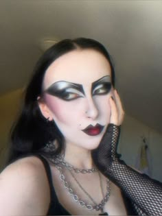 Rocky Horror Makeup Ideas, Siouxsie Sioux Makeup, Goth Drag Makeup, Trad Goth Eye Makeup, Rocky Horror Makeup, Trad Goth Makeup 80s, Mall Goth Makeup, Edgy Makeup Looks, Trad Goth Makeup