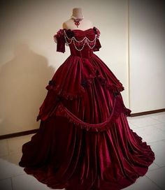 Vampire Gown, Fairytale Gown, Formal Ball Gown, Period Outfit, Pretty Prom Dresses, Fairytale Dress, Vintage Gowns, Dreamy Dress