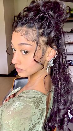 Goddess x french curl knotless braids Cherrychy_ #hairstyles #hair #braids Curl Knotless Braids, French Curl Knotless Braids, French Curl Knotless, French Braids Hairstyles, Club Classics, French Curl, French Braids, French Braid Hairstyles, Perfect Hairstyle