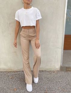 Spring Outfit Women, Overalls Outfits, Fashion Goals, 90's Fashion, Outfit Jeans, Looks Street Style, Mode Inspo, Inspiration Mode, Looks Style