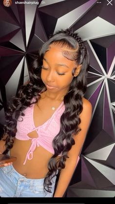 Homecoming Queen Hairstyles, Half Up Half Down Hair Two Buns, 10th Grade Hairstyles, Colored Wig Hairstyles For Black Women, Wig Hairstyles Black, Birthday Hairstyles Half Up Half Down, Back To School Wig Hairstyles, 18th Birthday Hairstyles Black, Side Part Butterfly Braid